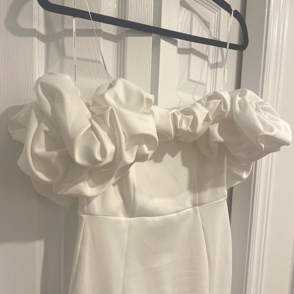 Off the shoulder ruffle trim white midi dress - Picture 5 of 8